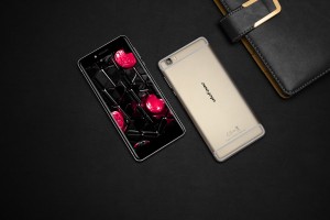 Despite being similar to the iPhone, Ulefone Future design is quite elegant. Pese a ser similar al del iPhone, el diseño del Ulefone Future es bastante elegante.