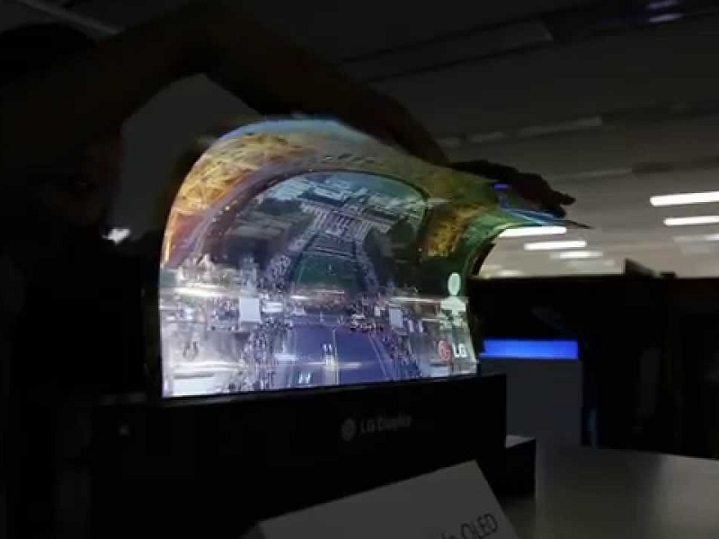 LG fabricaría pantallas flexibles para Apple y Google