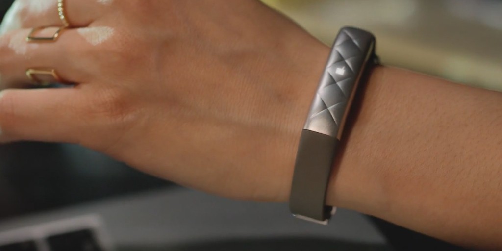 Los LED de colores son una buena idea para reconocer en un solo vistazo lo que nos quiere decir nuestra Jawbone UP3