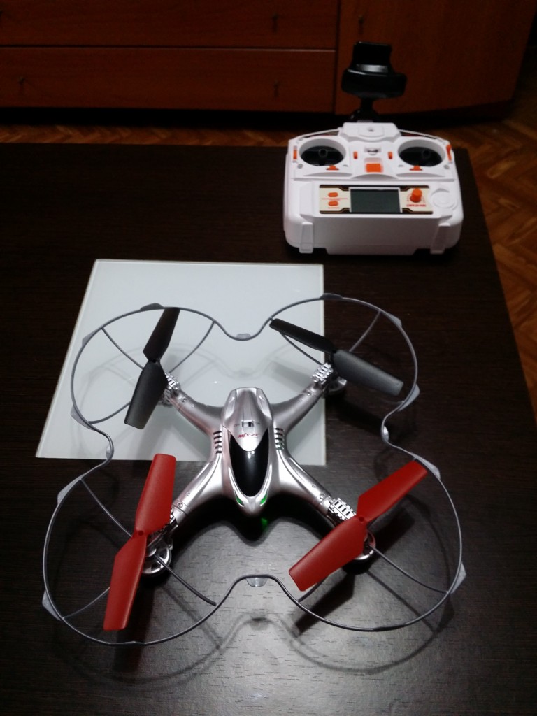 gizlogic-drone y emisora-mjx-x300c
