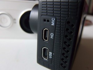 Al igual que las GoPro Hero, la Gitup Git2 cuenta con un puerto MiniUSB que nos permite conectar un micrófono externo.