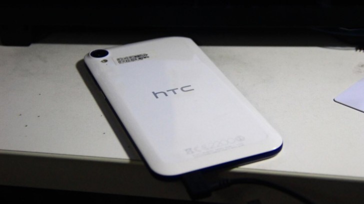 El HTC Desire 830 cuenta con un diseño bastante limpio y elegante.