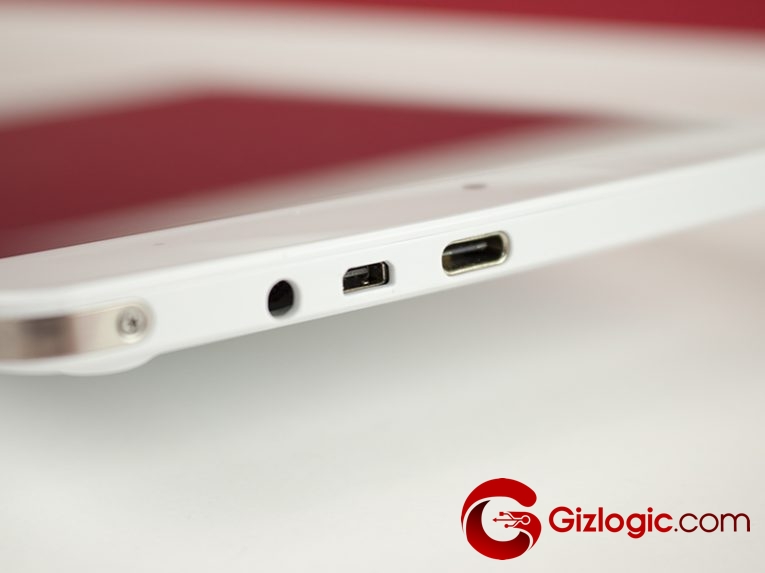 Chuwi Hi8 Pro coincide en puertos disponibles