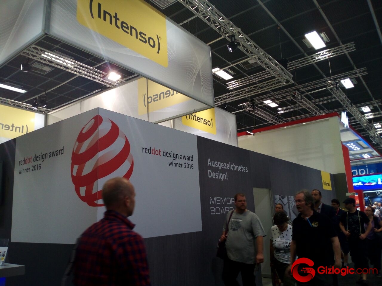 intenso stand