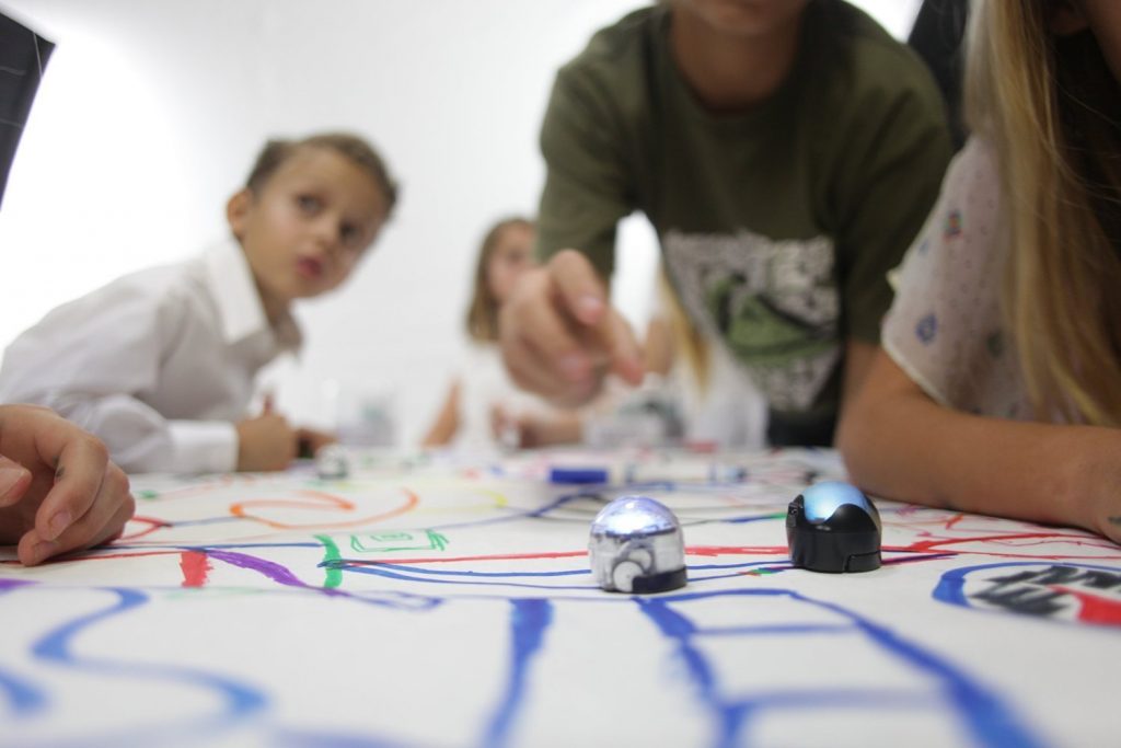 El robot Ozobot BIT permitirá a los niños aprender a la vez que juegan