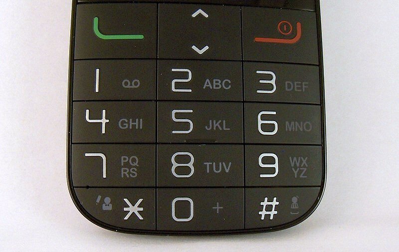 Alcatel 2004C, básico, ergonómico e ideal para personas mayores