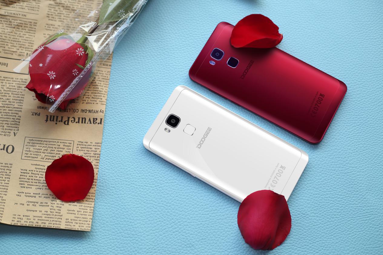 DOOGEE Y6 Piano White y DOOGEE Y6 Agata Red-3