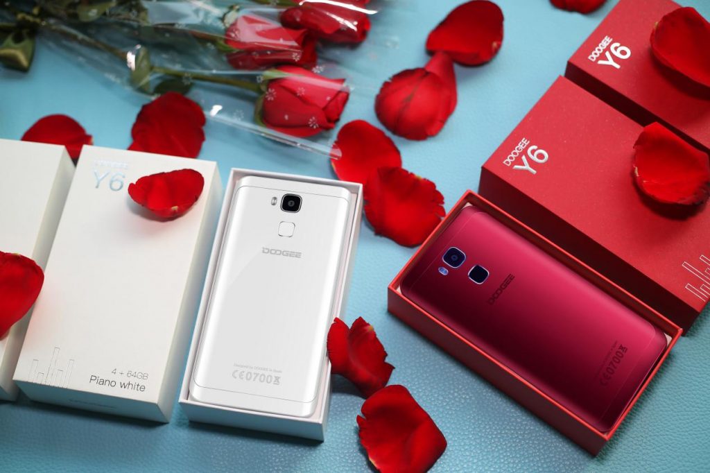DOOGEE Y6 Piano White y DOOGEE Y6 Agata Red-4