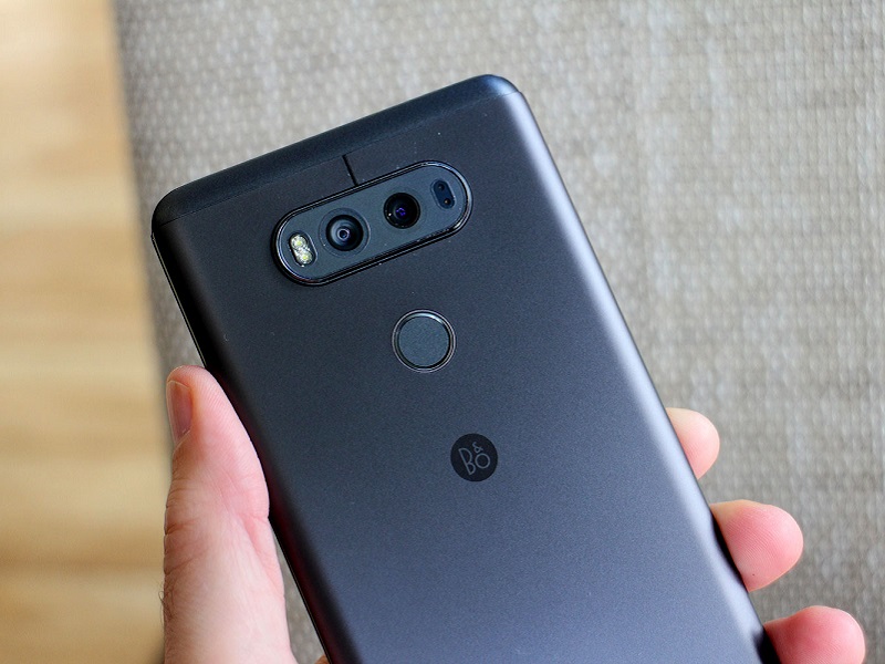 LG V30