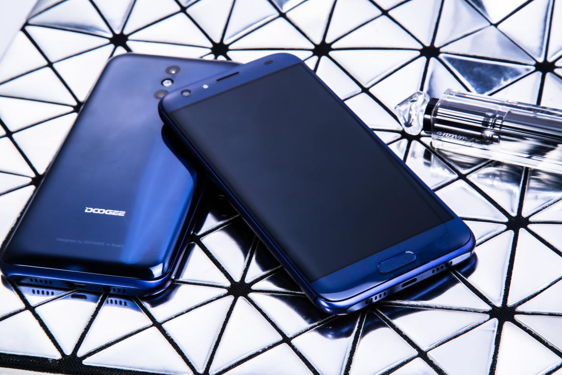 Diseño de Doogee BL5000