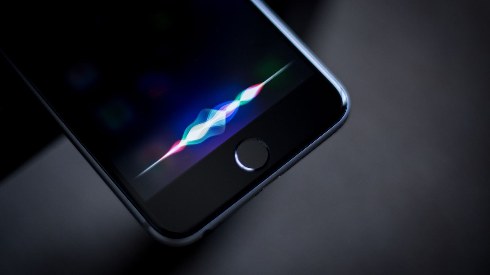 Voz de Siri en España