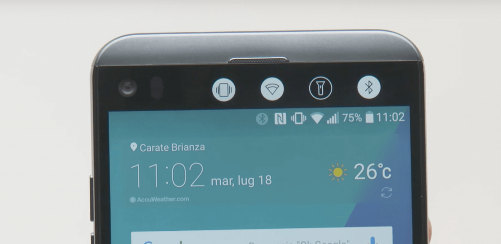 LG Q8