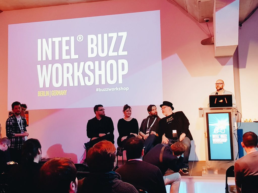 Intel® Buzz Workshop Panel interactivo