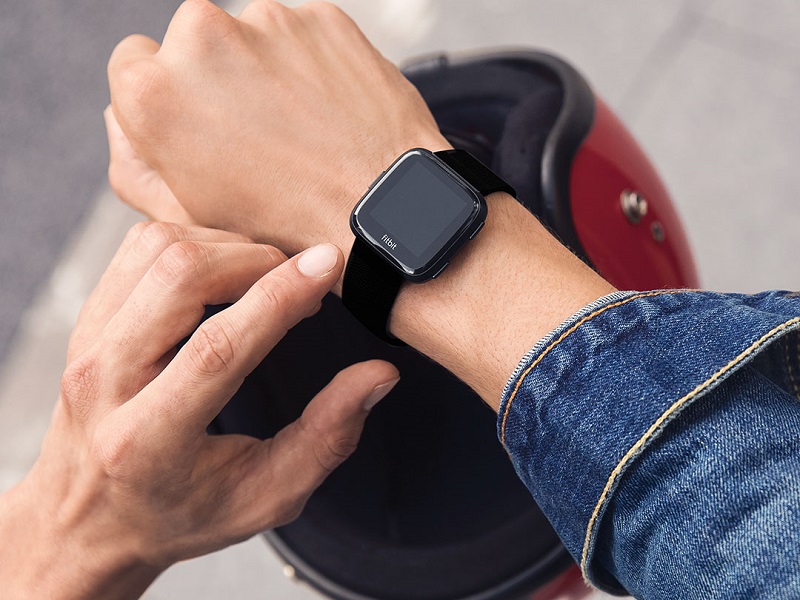 fitbit versa 2017
