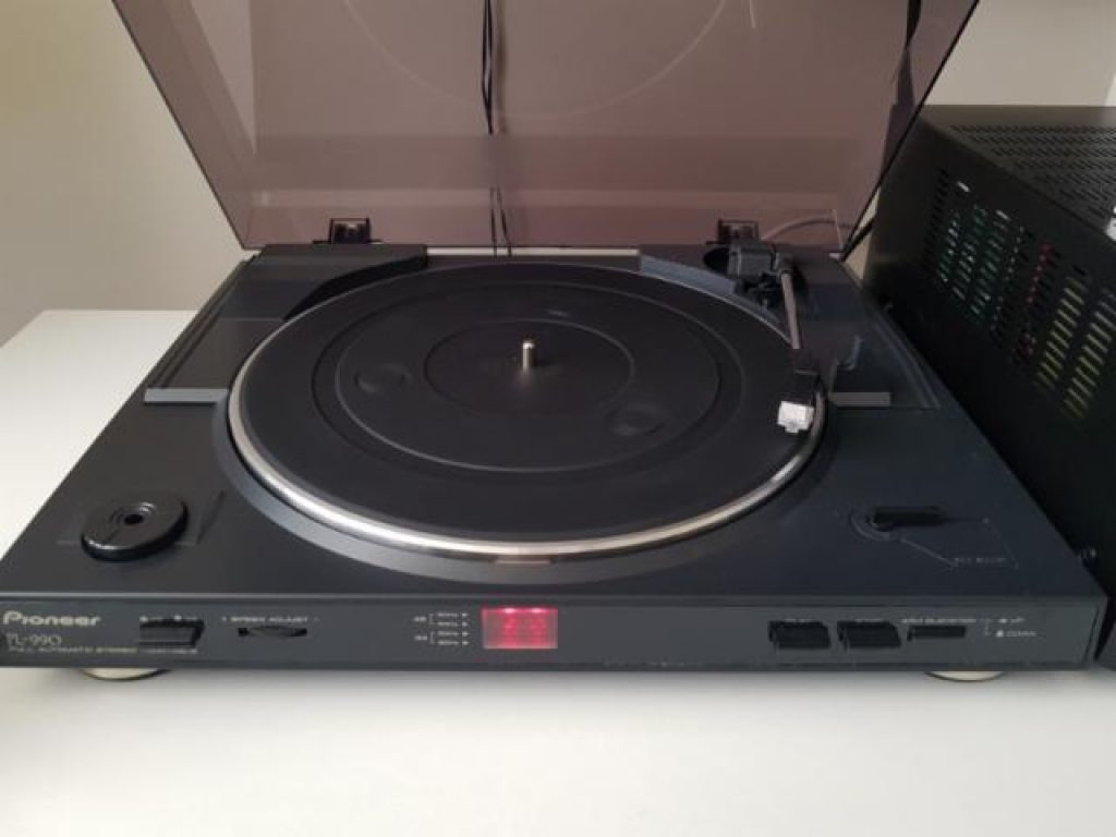 Pioneer pl990, un tocadiscos moderno para los amantes de lo retro