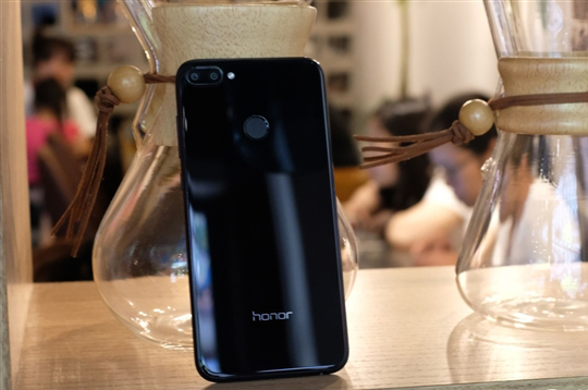 Huawei Honor 9i - diseño
