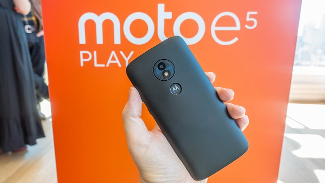 Moto E5 Play