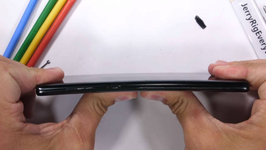 Samsung Galaxy Note 9 - Pruebas de durabilidad por JerryRigEverything 6