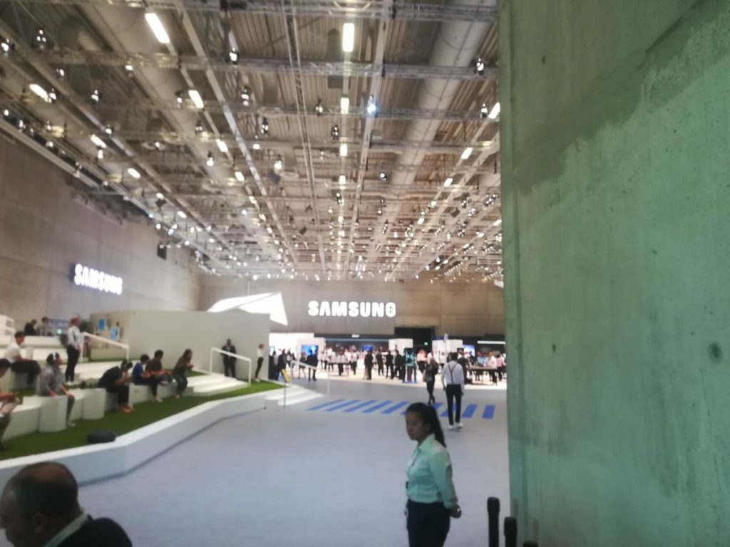 Explorando el CityCube durante el stand de Samsung en el IFA 2018 