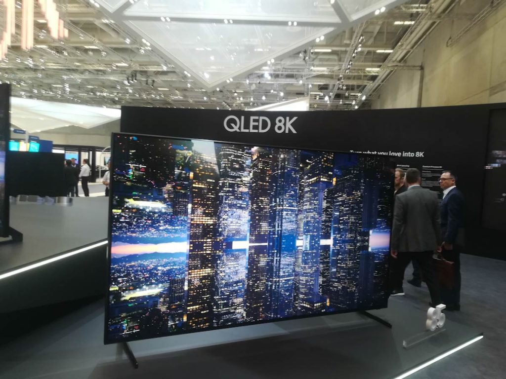 Explorando el CityCube durante el stand de Samsung en el IFA 2018 - Samsung QLED 8K Q900R 