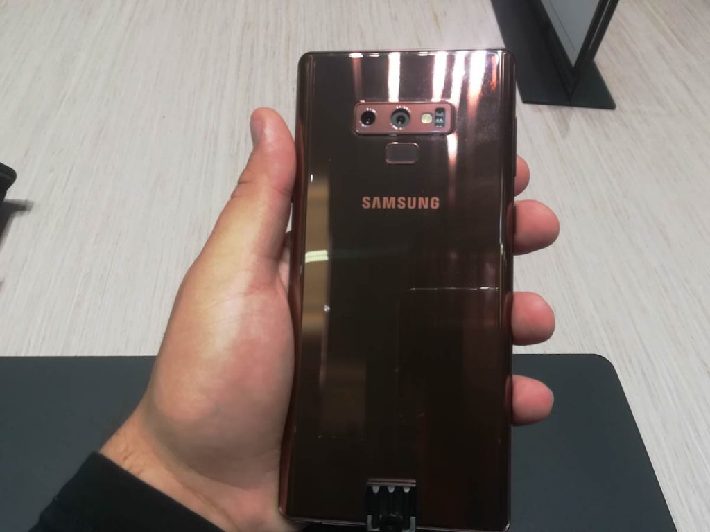 Samsung Galaxy Note 9 - Explorando el CityCube durante el stand de Samsung en el IFA 2018 