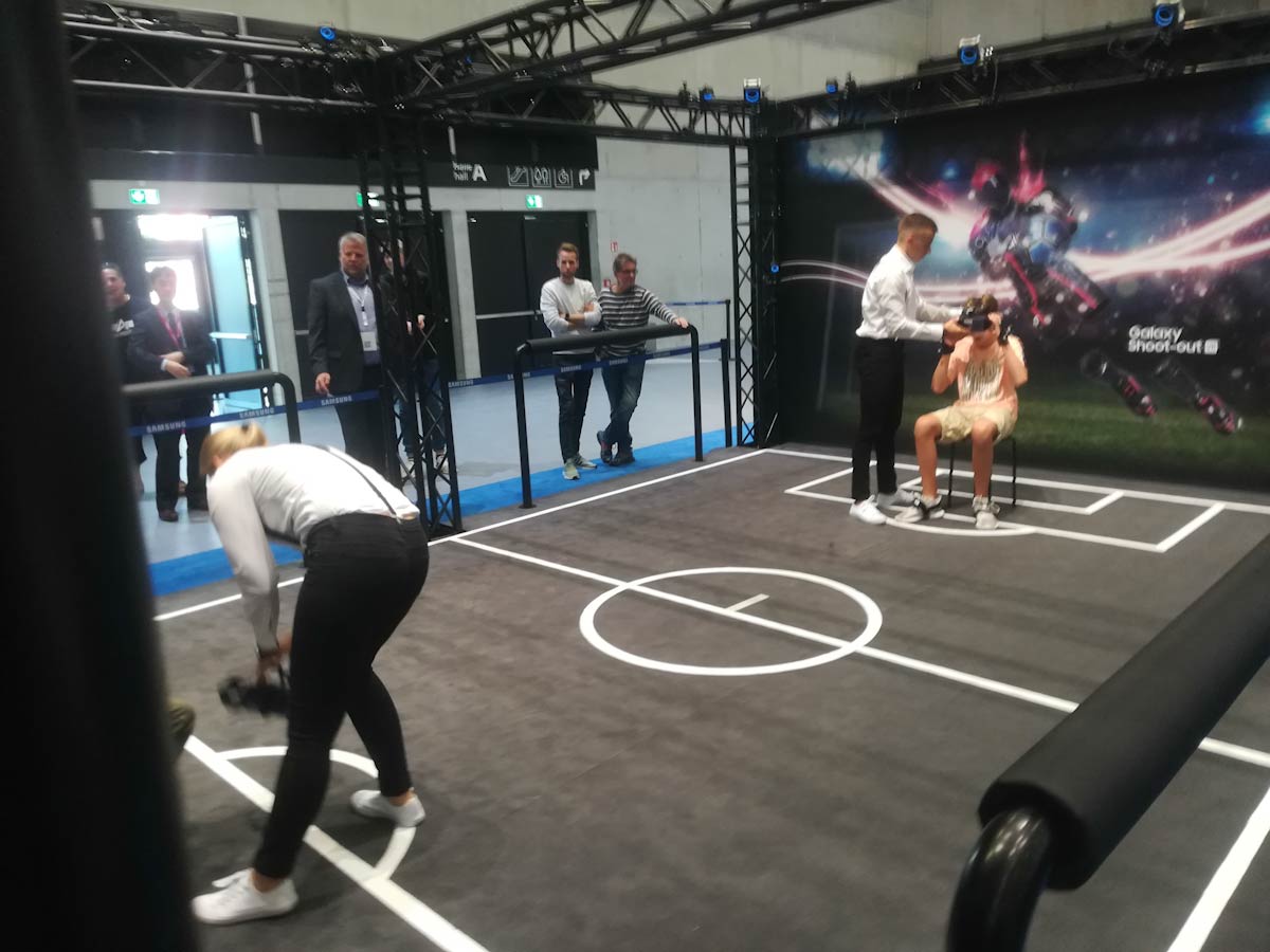 Explorando el CityCube durante el stand de Samsung en el IFA 2018 