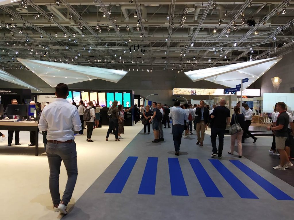 Explorando el CityCube durante el stand de Samsung en el IFA 2018 