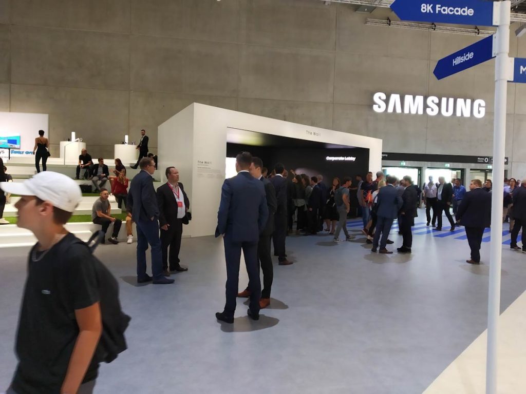 Explorando el CityCube durante el stand de Samsung en el IFA 2018 