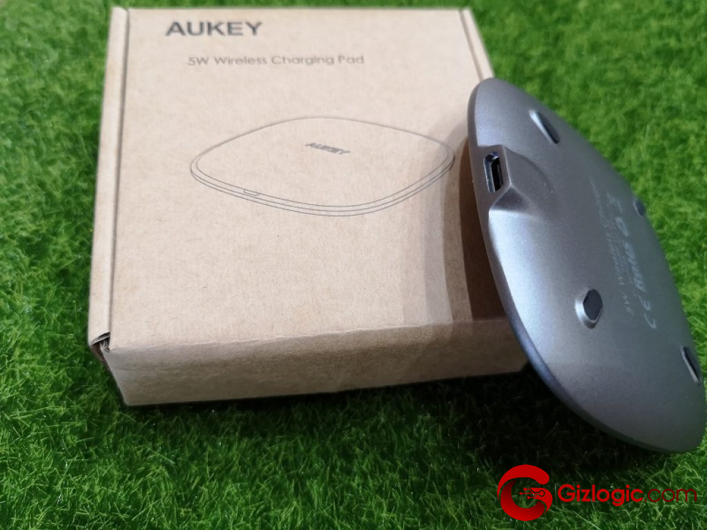 cargador inalámbrico de Aukey