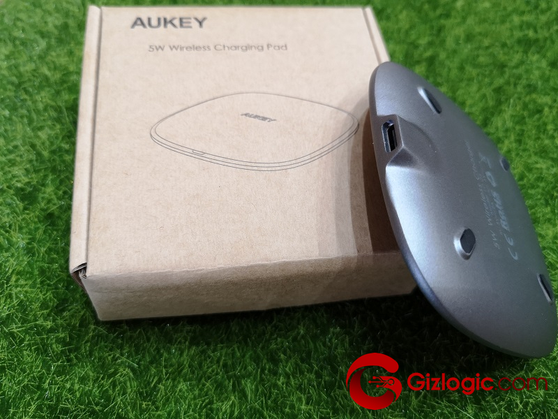 cargador inalámbrico de Aukey