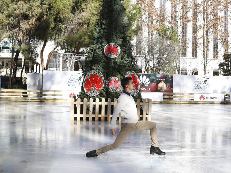 Huawei y Javier Fernández inauguran una pista de hielo Madrid