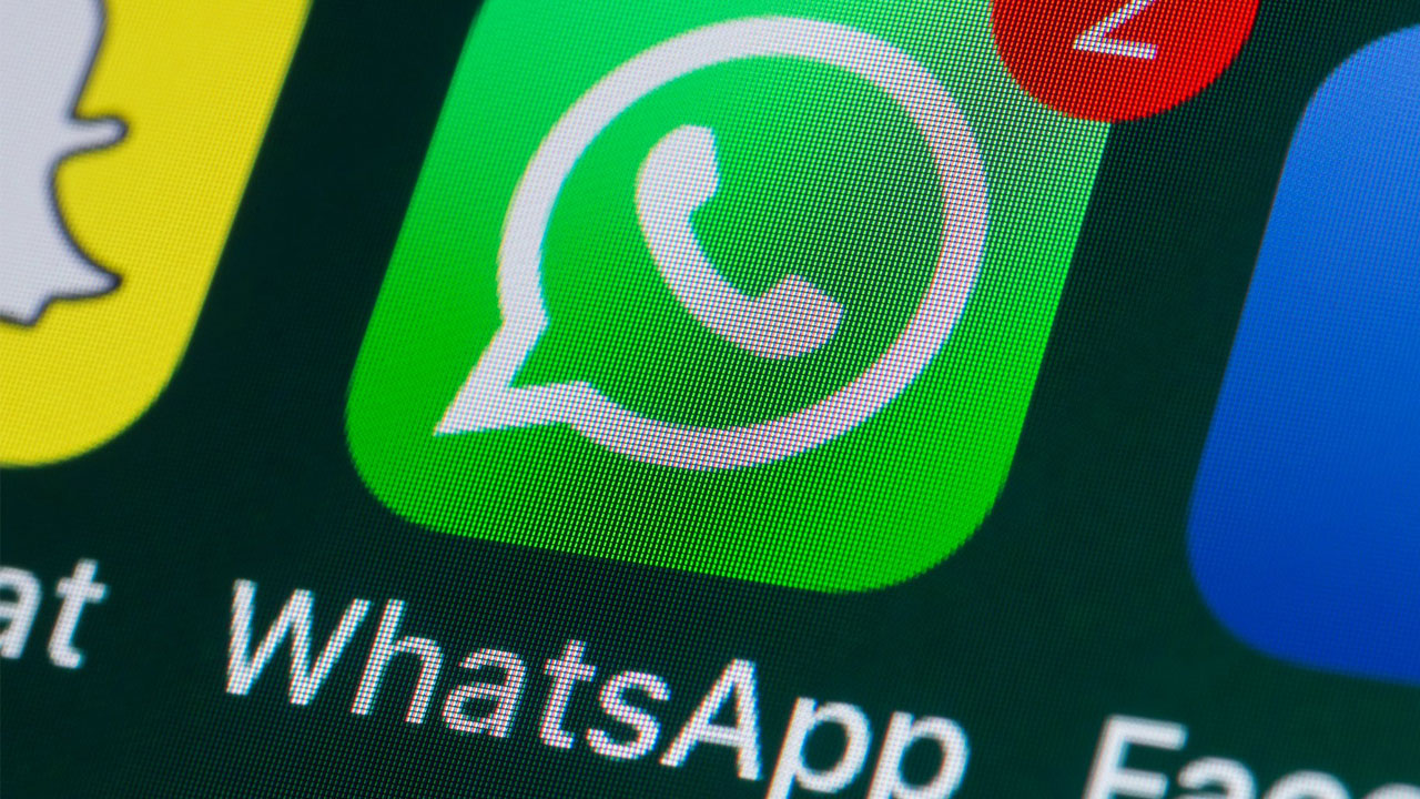Novedades de la beta de WhatsApp historias de Facebook y código QR