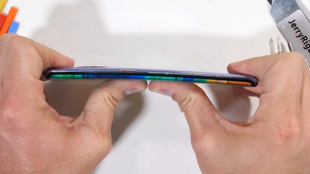 Huawei Mate 30 Pro - Prueba de doblado
