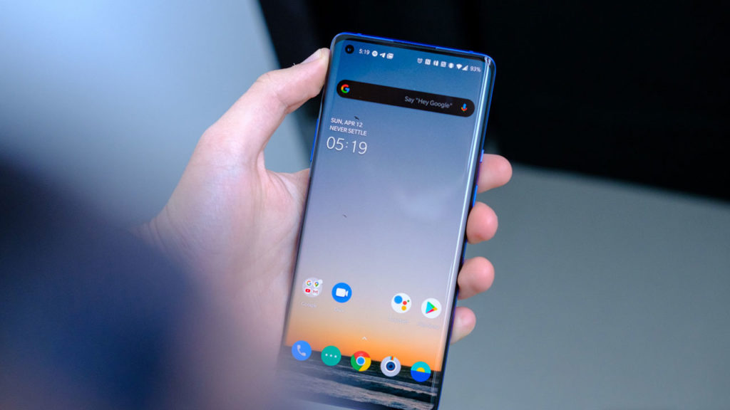 Usuarios reportan múltiples problemas con la pantalla del OnePlus 8 Pro