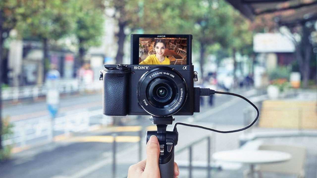 Sony Alpha 6400, la cámara perfecta para Vloggers entusiastas