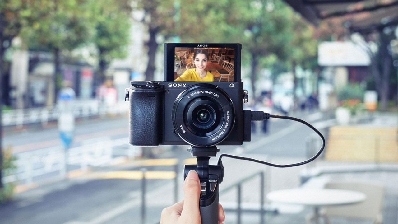 Sony Alpha 6400, la cámara perfecta para vloggers profesionales
