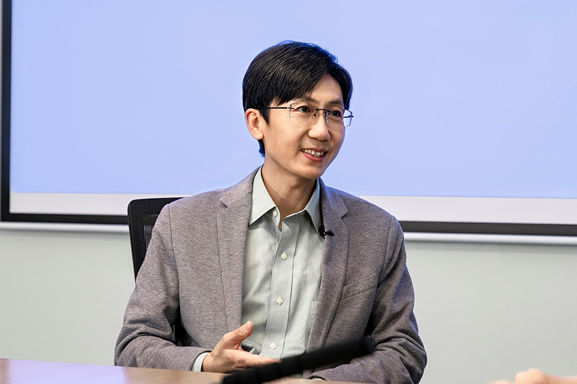 Qin Fei, director del Instituto de Investigación de Comunicaciones de vivo