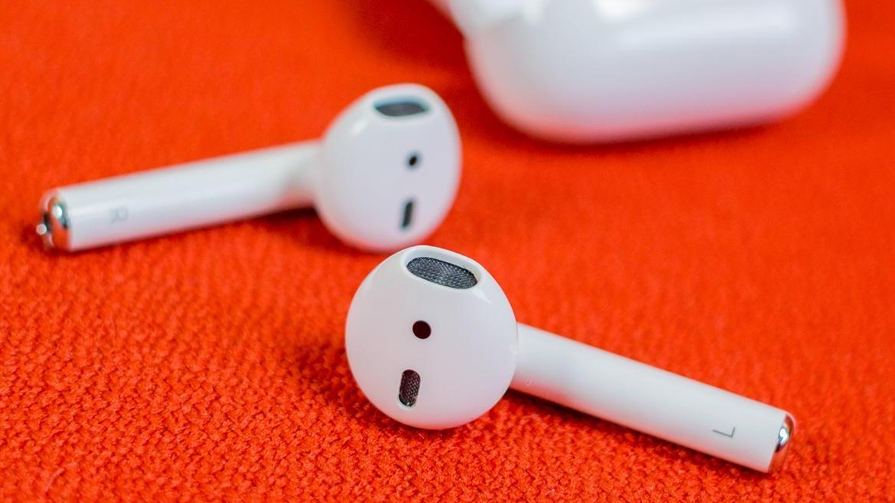 Mujer se traga un Airpod por error y muchas cosas pasaron después