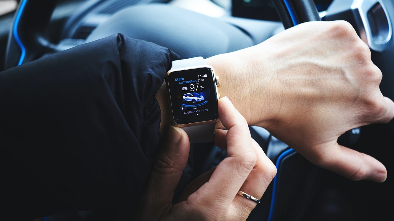 smartwatch en el coche