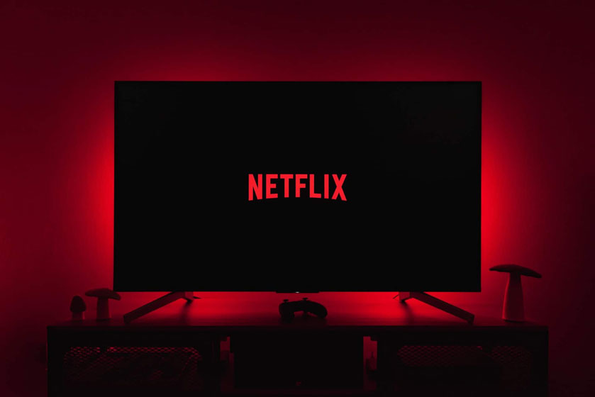 Netflix usaría anuncios pre-roll y post-roll
