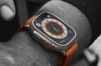 A martillazos con el Apple Watch Ultra, así de resistente es el reloj
