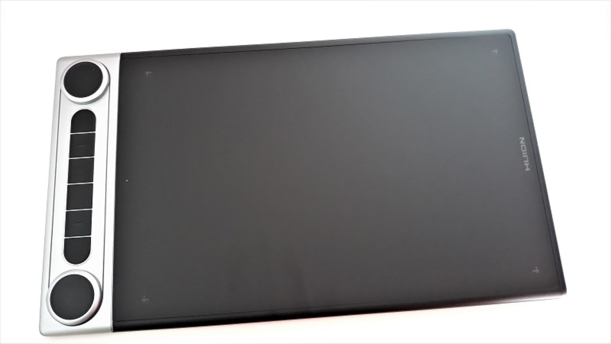 Huion Inspiroy Dial 2, probamos esta tableta gráfica inalámbrica