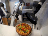Ekim diseña un robot que hace pizzas