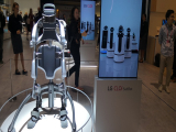 LG CLOi Suitbot un exoesqueleto para ayudar a cargar paquetes