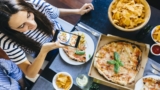 ¿Cuál es la mejor app de comida a domicilio? Probamos Uber Eats, Glovo y Just Eat